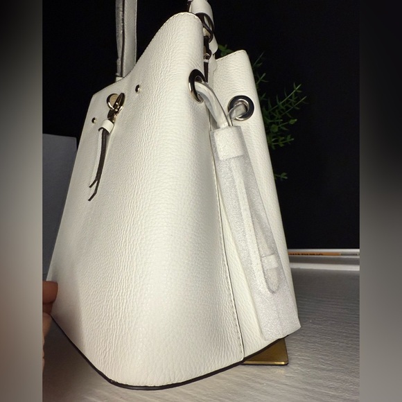 Kate Spade Small Bucket Bag White Dove Pebbled Leather Turn Lock NWT - Picture 3 of 7